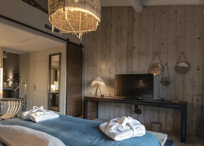 Alojamento de Acomodação e Pequeno-almoço Domaine Tarbouriech, Demeure & 4*